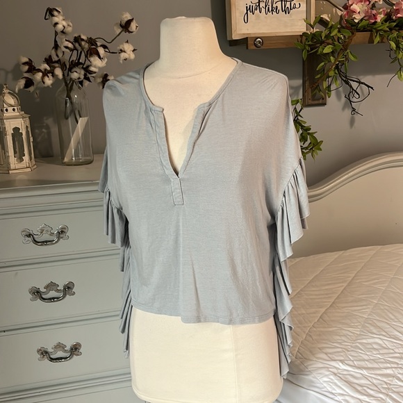Gray Knit Flowy Western Top Drop Shoulder Waterfall Ruffle Womens XS - Picture 2 of 11